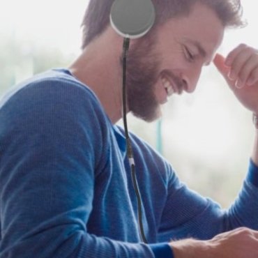 Audio cable with 3.5mm male - female jacks