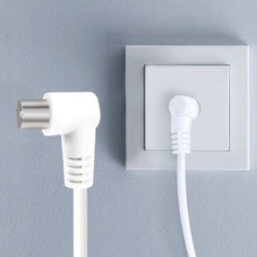 Antenna cable with angled connectors, 75dB