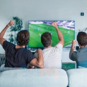 Antenna cable with angled connectors, 75dB