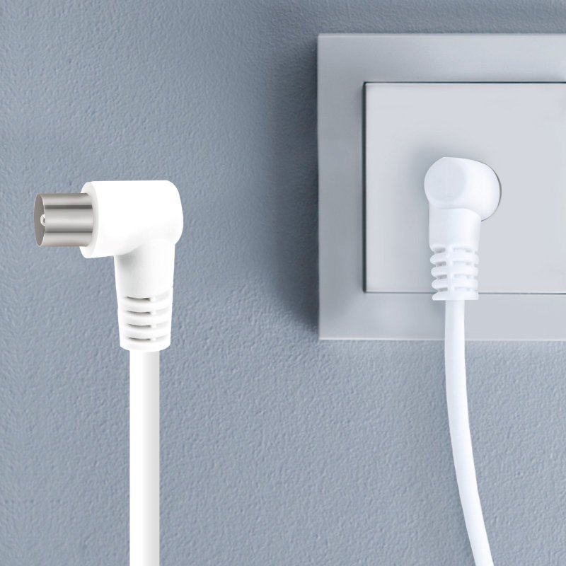 Antenna cable with angled connectors, 75dB