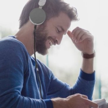 Audio cable with a 3.5mm male - male jack